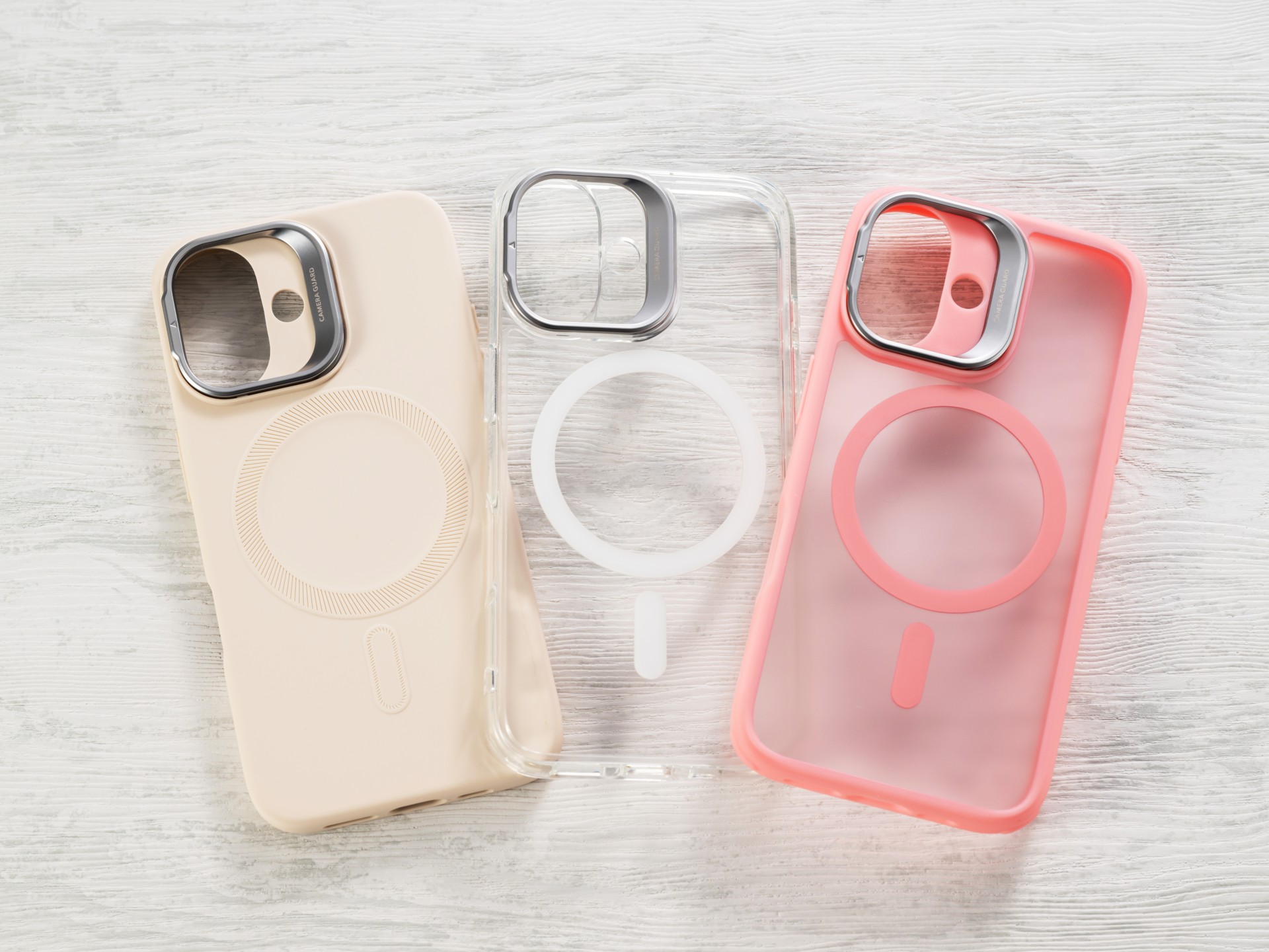 iPhone 16シリーズに効く！ 2-in-1の隠れスタンド付きケース | Mac Fan