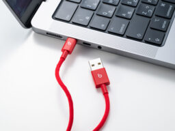 Beats初の充電アクセサリ「Beatsケーブル」レビュー。デザイン性・耐久性を両立！