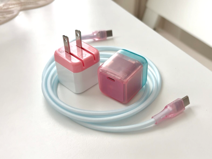 スケルトンなケーブル&充電器がかわいい！ 性能もスゴいトリニティの「1000%」シリーズレビュー！
