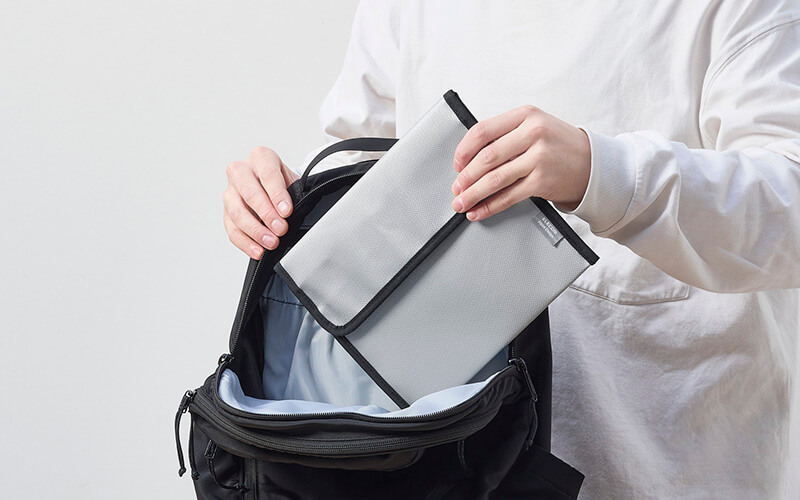 難燃ガジェットポーチ 使用イメージ